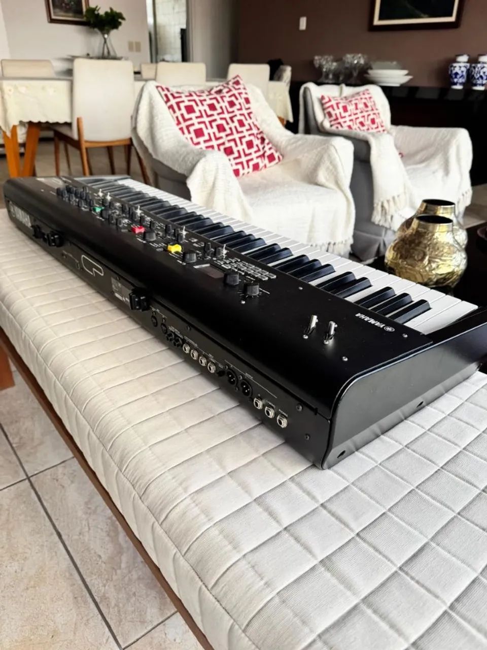 Teclado e Piano Digital Yamaha CP-73 - Foto 5