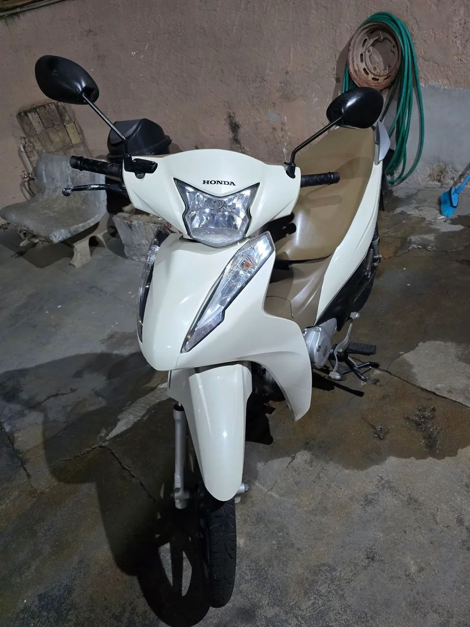Honda Biz 125i Branco 17/18