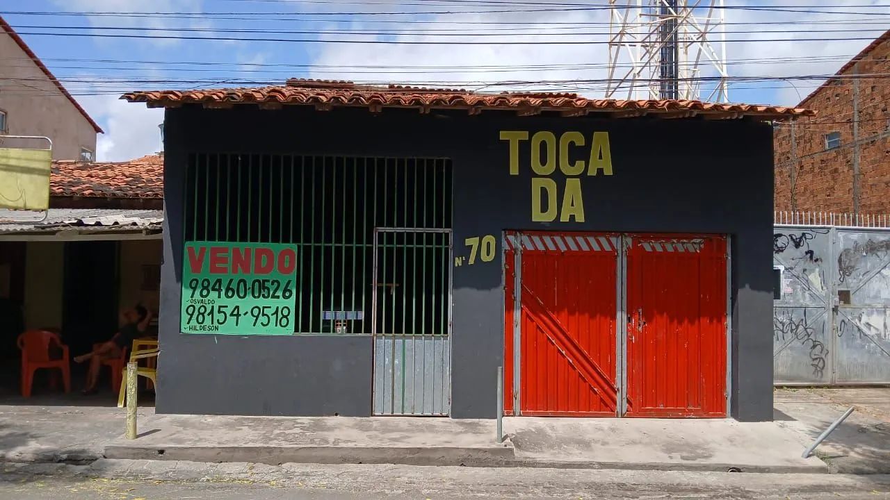 CASA COM PONTO COMERCIAL 