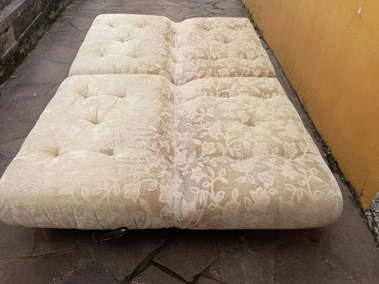 Sofá-cama casal, com molas e pistões a gás. - Foto 3