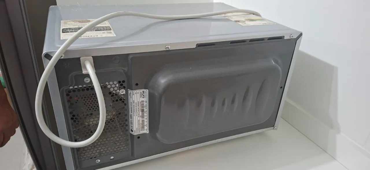 Microondas LG Espelhado 30 litros prata