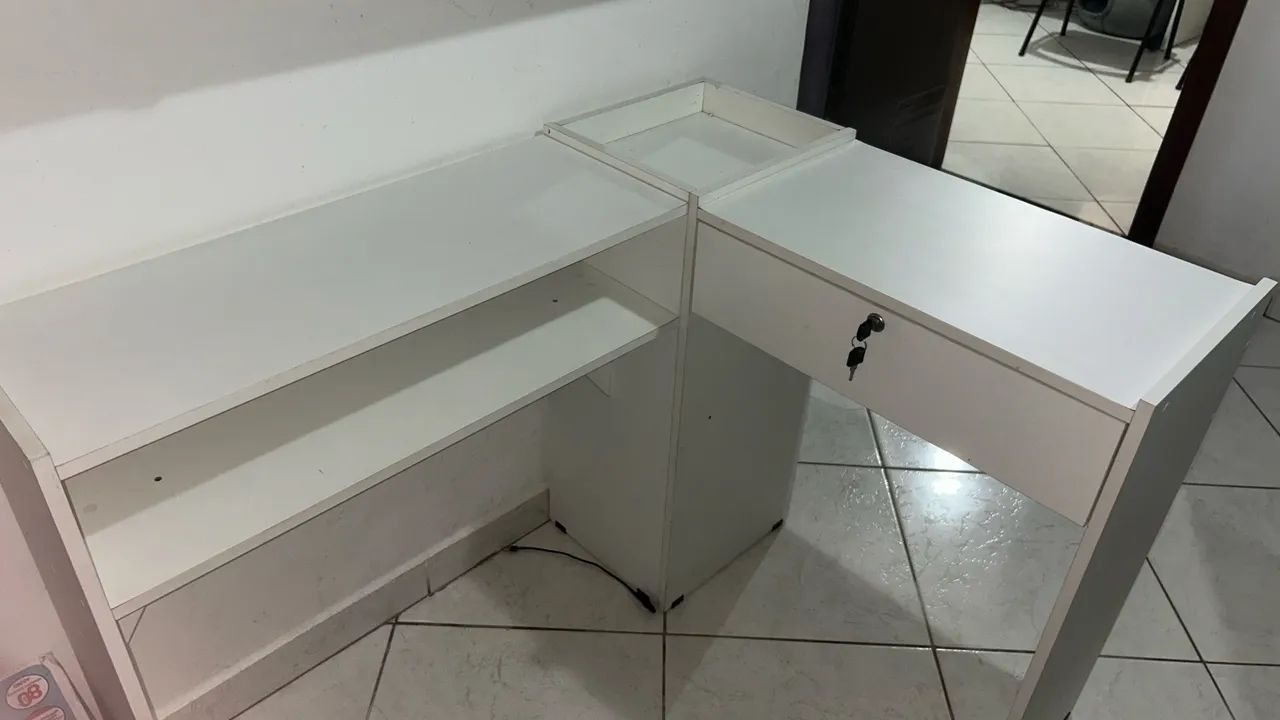Vendo mesa de manicure