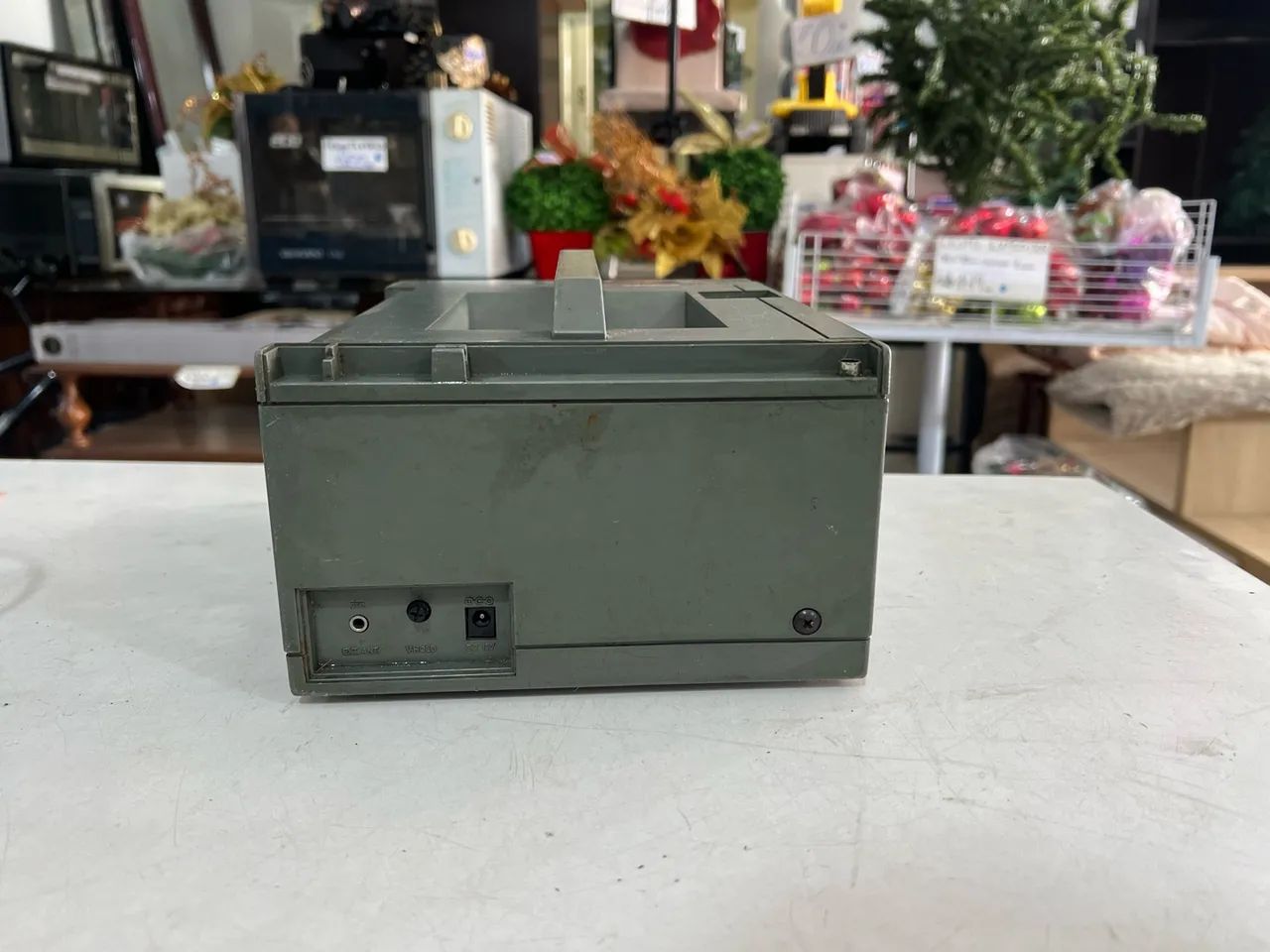 Mini TV e Rádio Portátil Broksonic Vintage de 5 Polegadas No Estado - Foto 5