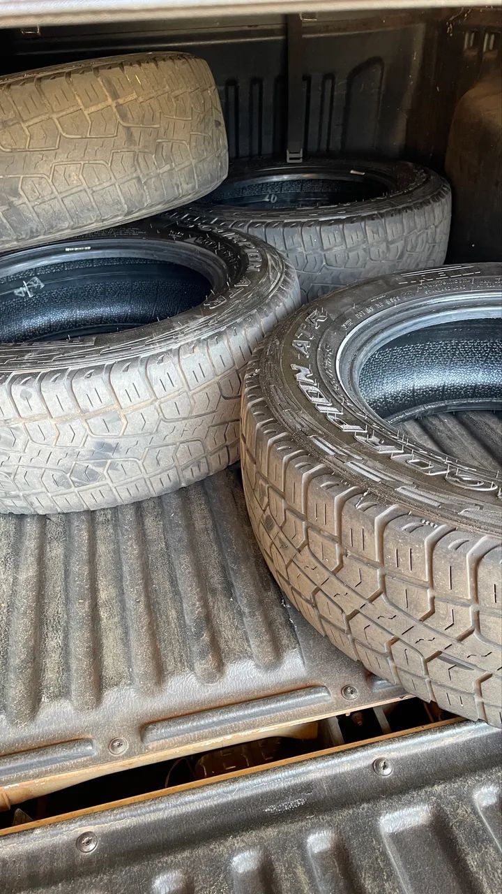 Pneus Pirelli scorpion 205/65/15 - Foto 2