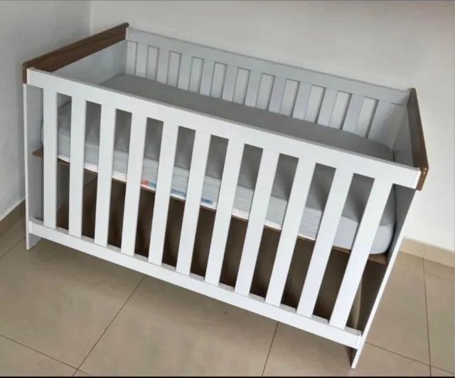 Berço e bebê conforto seminovos