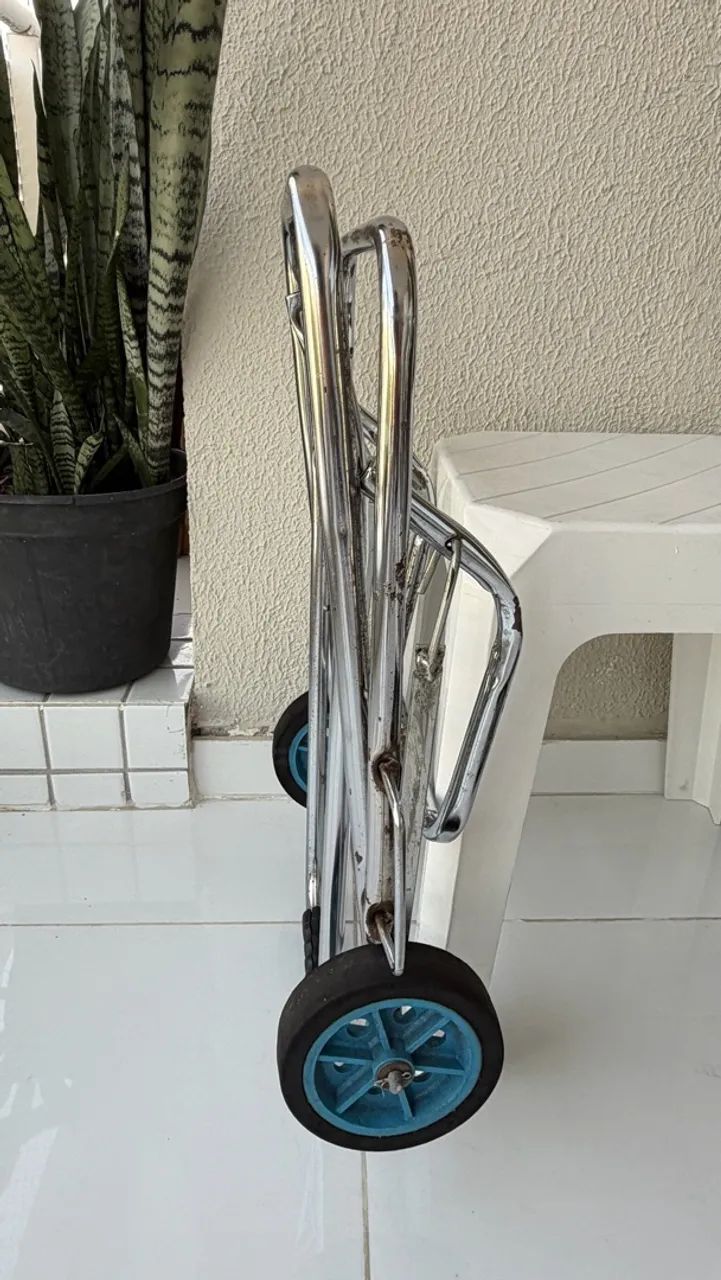 Carrinho de Carga Dobrável Cromado com Rodas - Foto 3