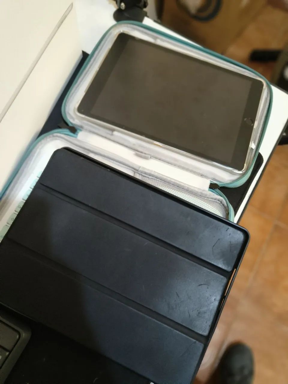 iPad 9 64GB Impecável + Kit Teclado, Mouse, Capas, Suporte e Acessórios - Foto 5