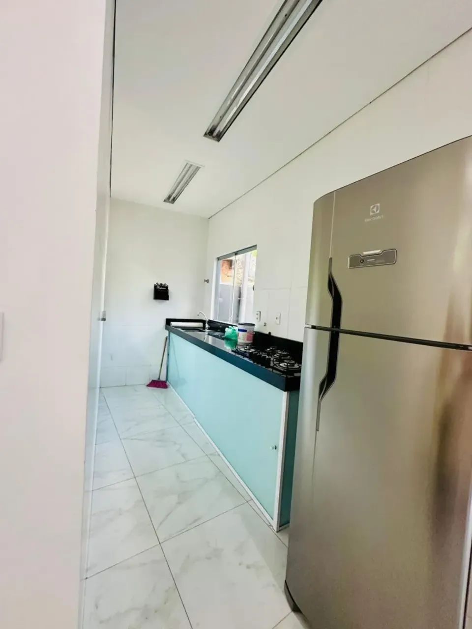 ALUGO LINDA CASA SEMI MOBILIADA DE 2 QUARTOS NA MARAMBAIA, COM CENTRAIS NOS QUARTOS - Foto 11