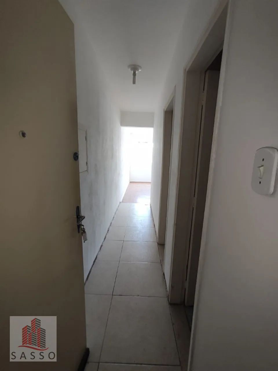 Alugo apartamento com 2 quartos na Vila Maria.
