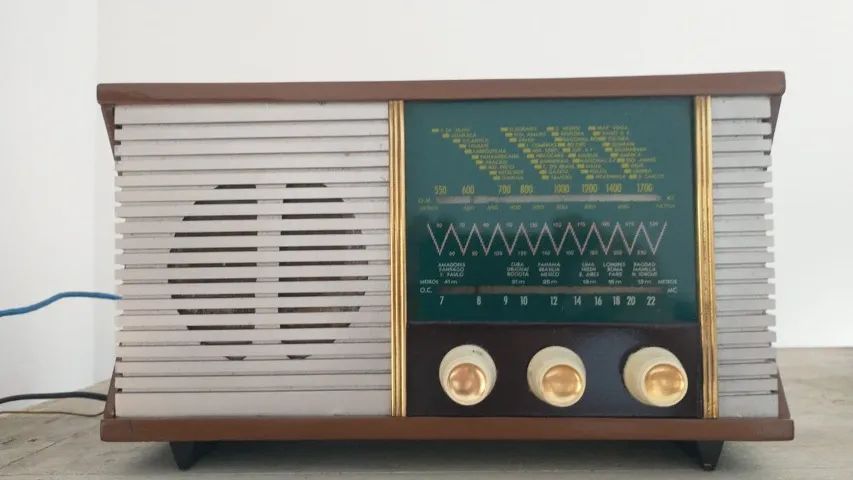 Rádio Valvulado AM/OC
