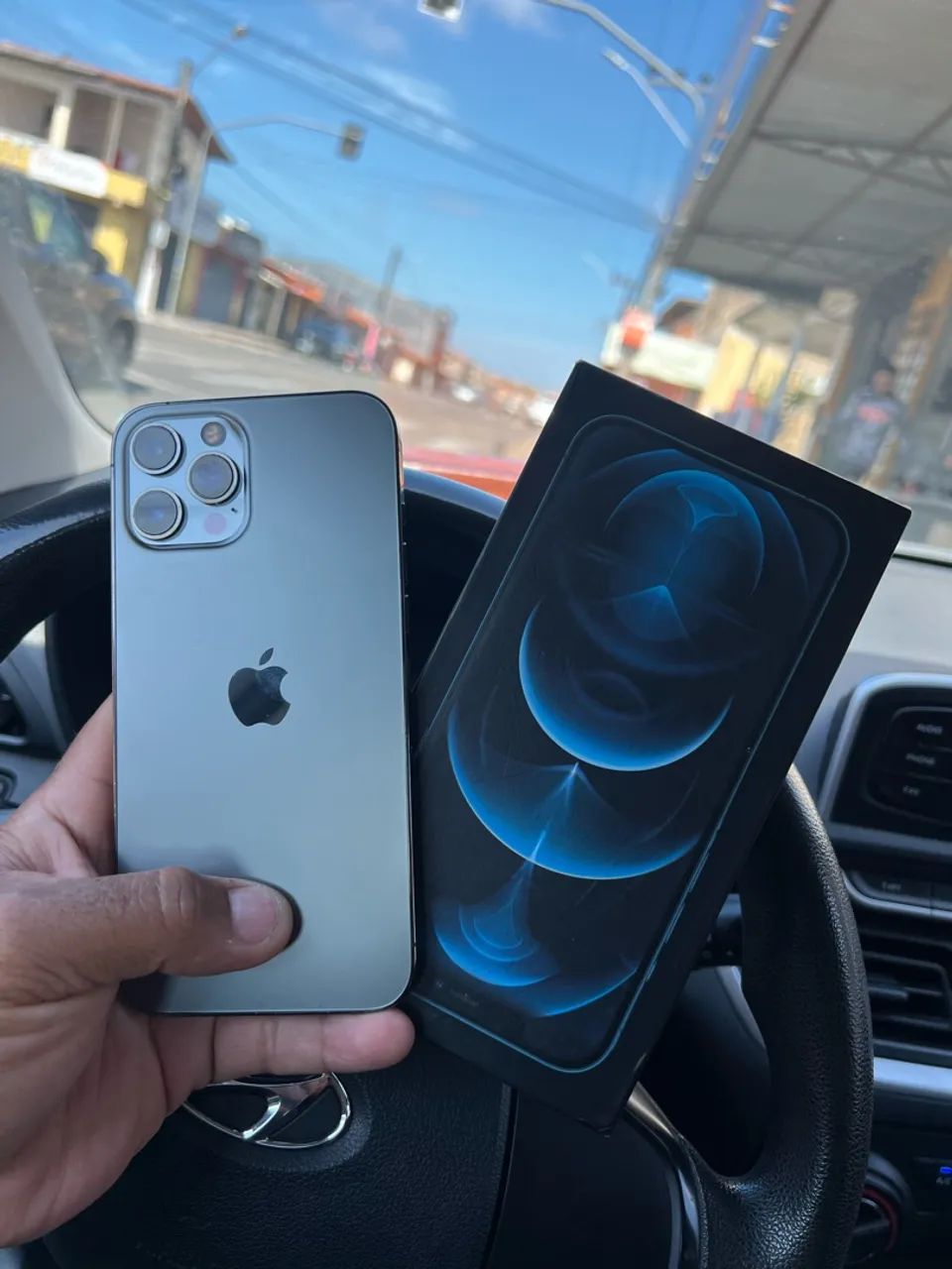 Vendo iPhone 12 Pro Max funcionando perfeitamente 