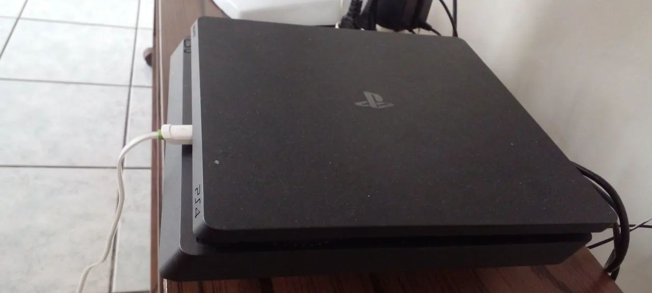 Ps4 com esses jogos ja instalados e com 1 terá de memória nunca