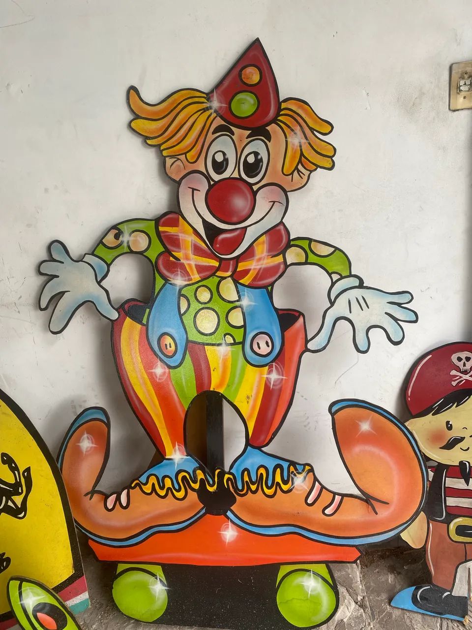 Bonecos decorativo de mdf vernizado 