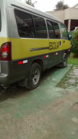 Vendo van Hyundai h100 ano 98/12lugares - Foto 16