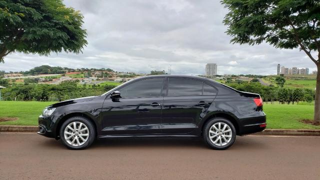 Volkswagen Jetta 2.0 Comfortline Flex 4P Toptronic 2012/2013 (Muito Novo)