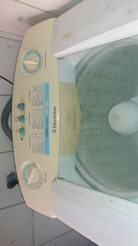 Máquina Electrolux funcionando sertinho