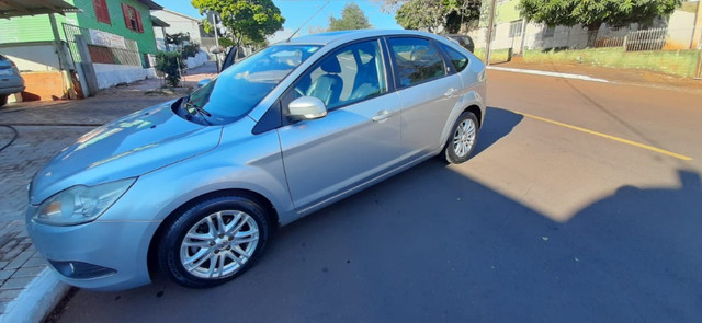 Vendo ford focus hatch 2.0 aut. flex