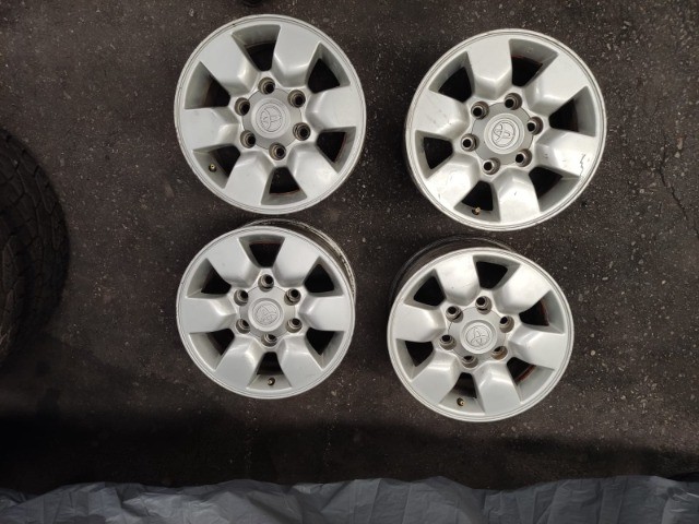 Rodas da Hilux  originais aro 15"  - Foto 2
