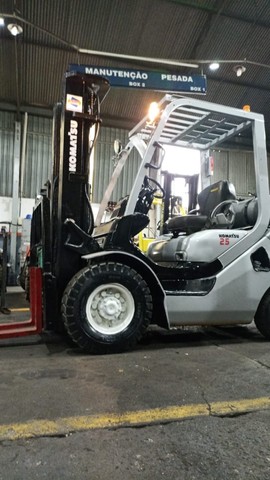 Empilhadeira 2016 Komatsu FG25 Revisada  - Foto 2