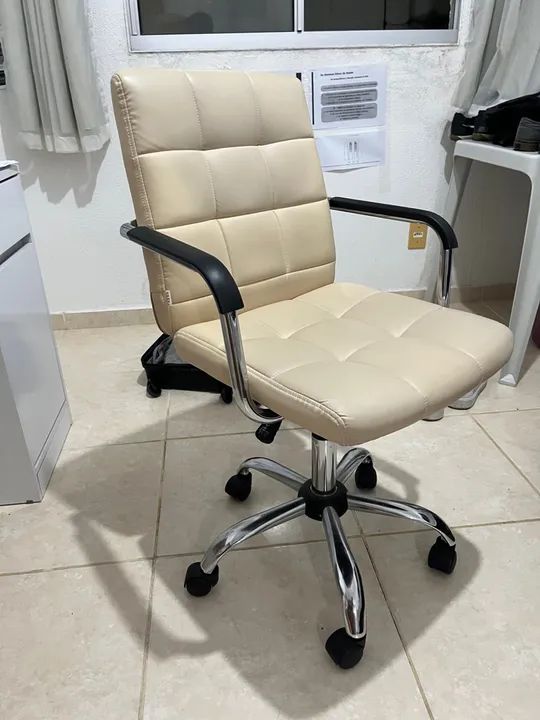 Cadeira de Escritório Giratória com Rodinhas