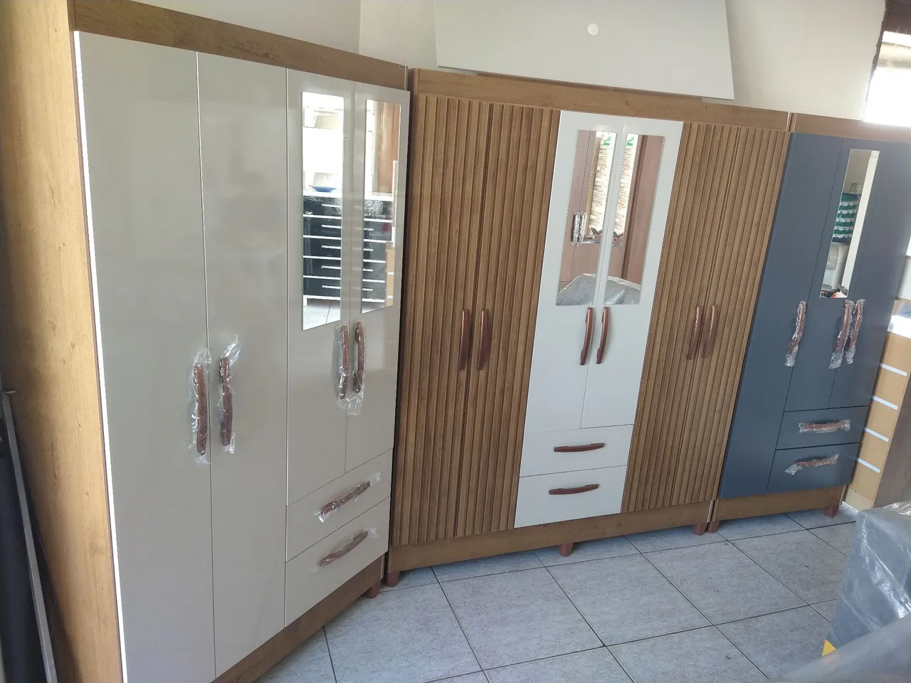Guarda-roupas com pronta entrega a partir de 520 reais 