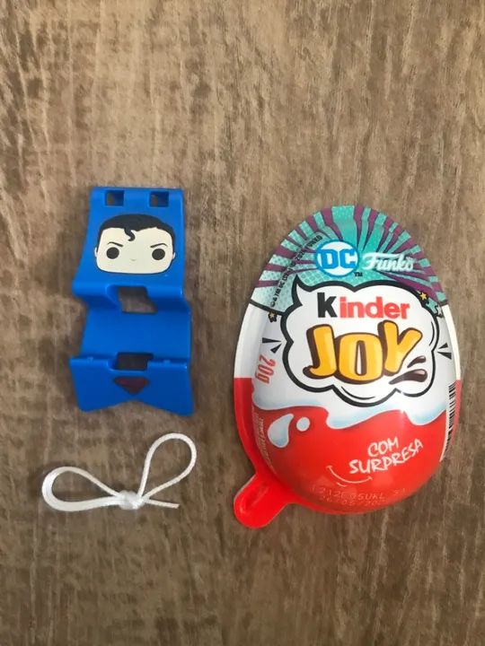 Kinder Joy DC Superman Super-Homem - Brinquedo Colecionável 