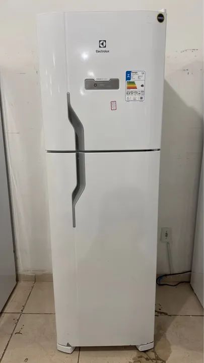 Geladeira Electrolux 400L