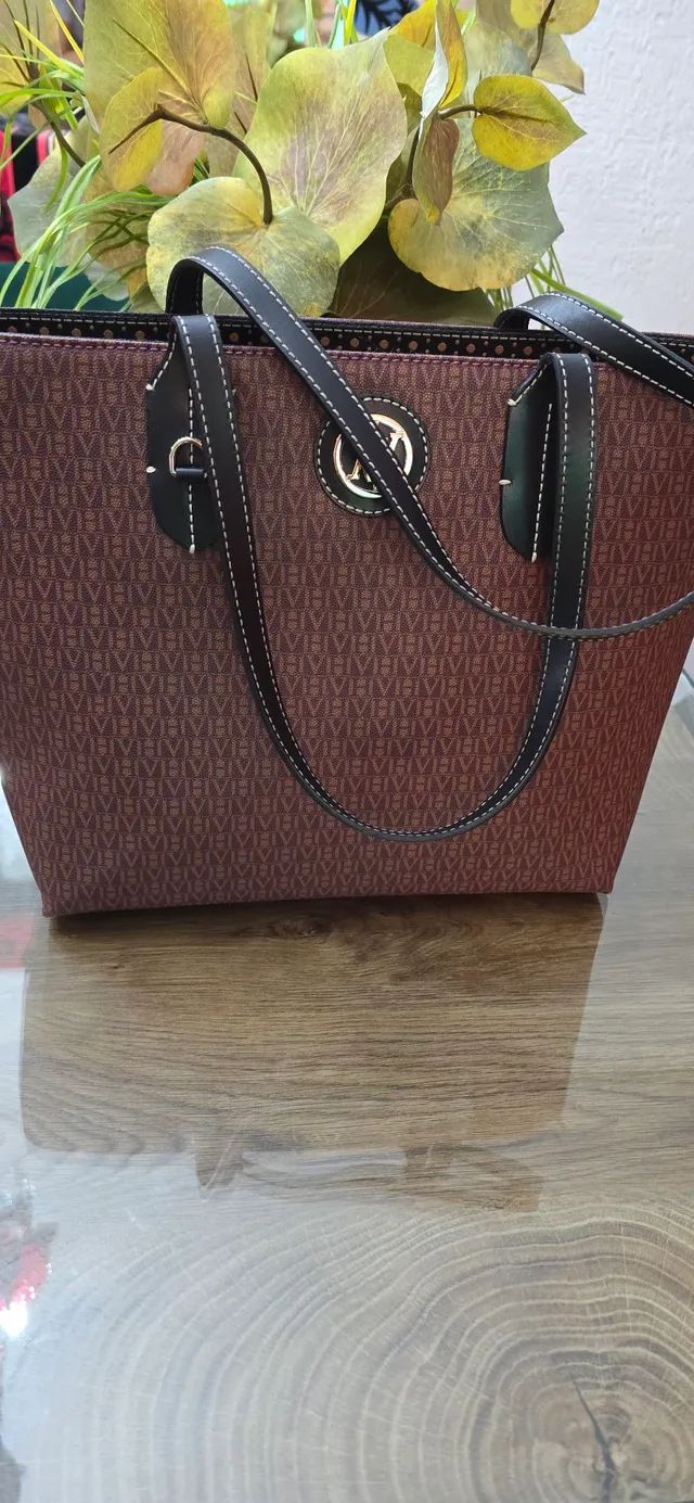 Bolsa média Victor Hugo Vermelha  - Foto 4
