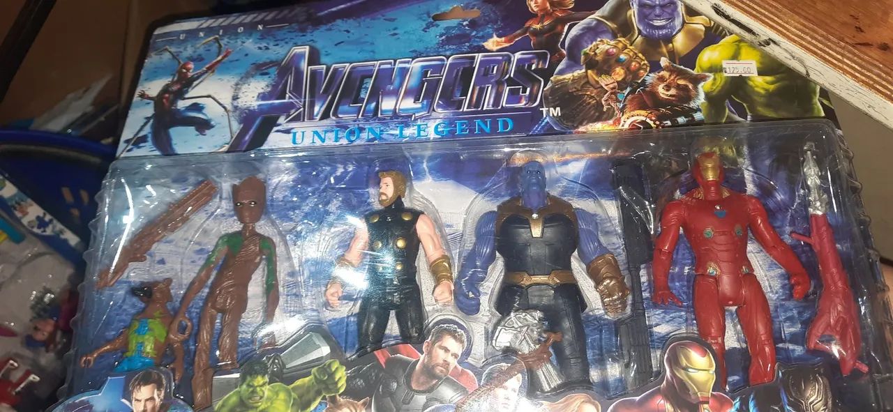 Os vingadores bonecos