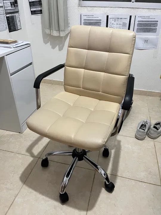 Cadeira de Escritório Giratória com Rodinhas - Foto 2