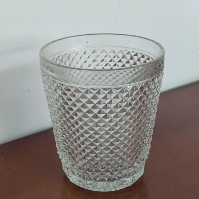 Vaso em vidro bico de jaca