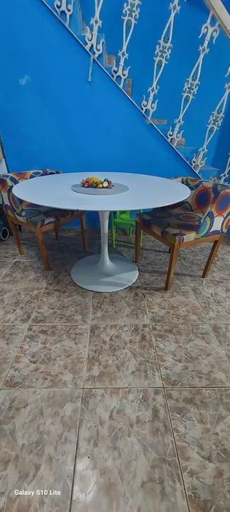 Saarinen Tulipa Table, 140 cm Diameter