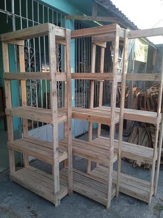 Prateleiras feita de paletes - Foto 2