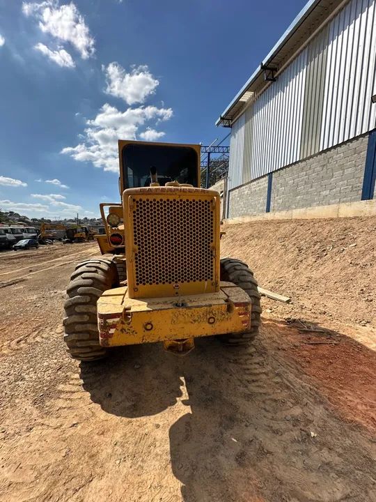 Pá Carregadeira Caterpillar 930 1980  - Foto 4