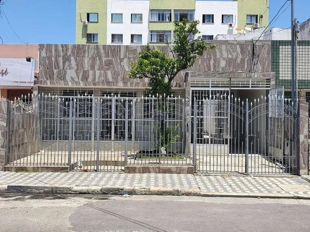 Casa de 5/4, no Bairro Pereira Lobo