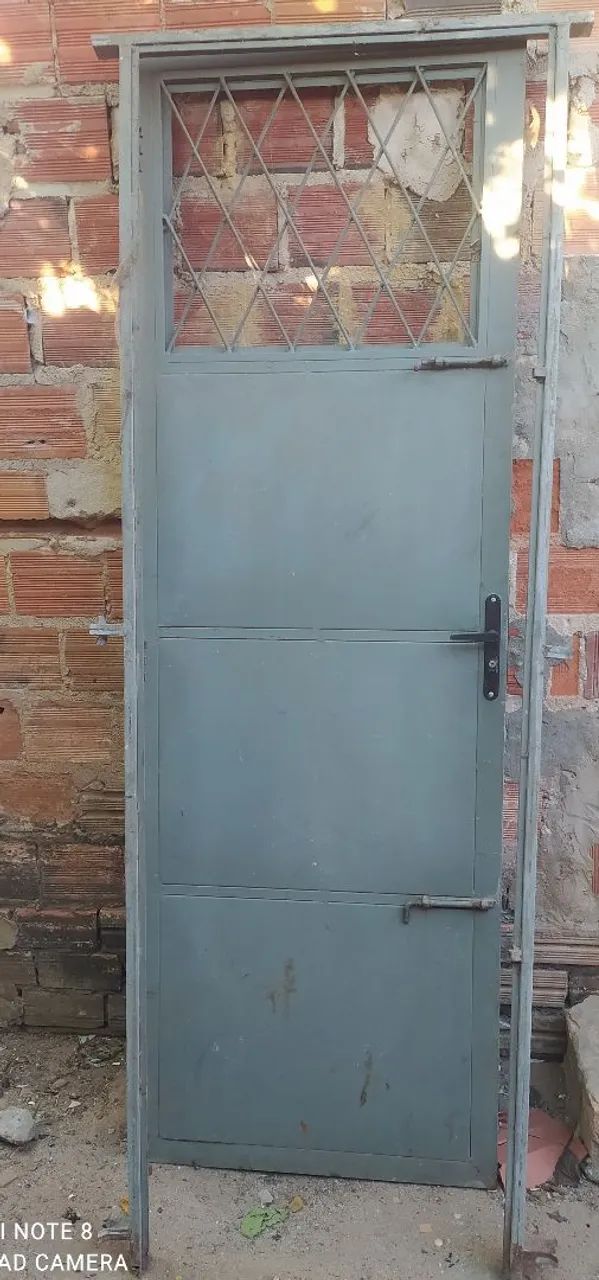 Porta de aço com grade,troco em celular. - Foto 2