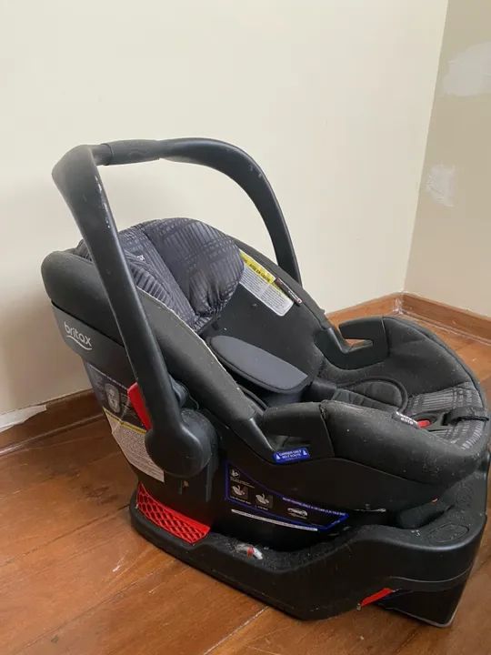 Bebê conforto Britax com base para carro 