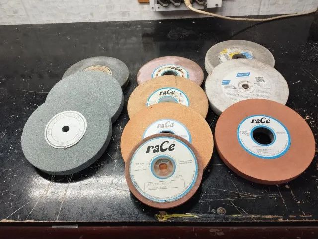 KIT 2 rebolos RACE grão 220 e 320 para afiação de alicates de citículas - Foto 4
