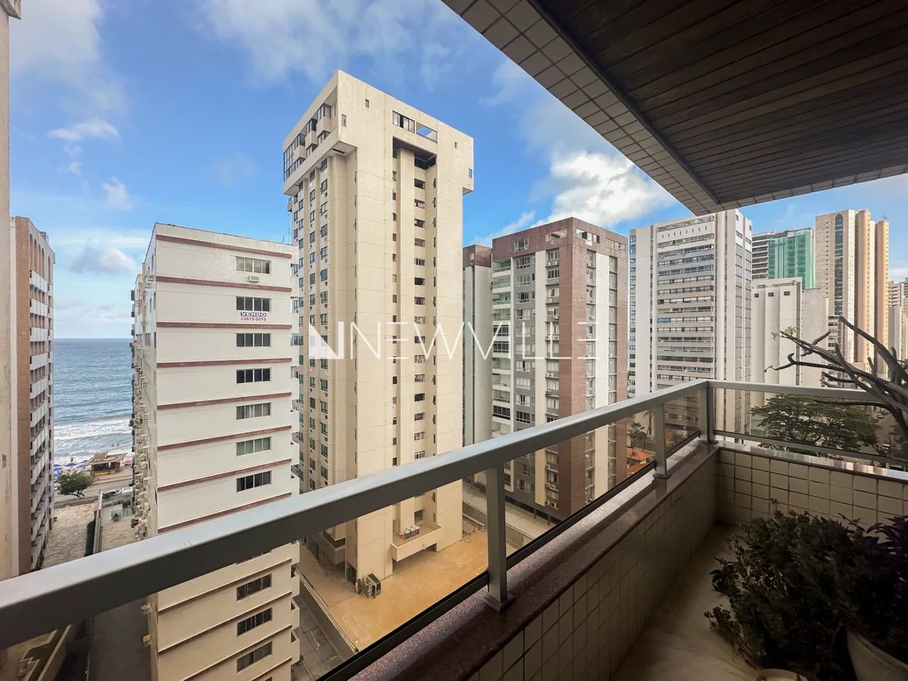 Apartamento para locação em Boa Viagem com 4 quartos e varanda