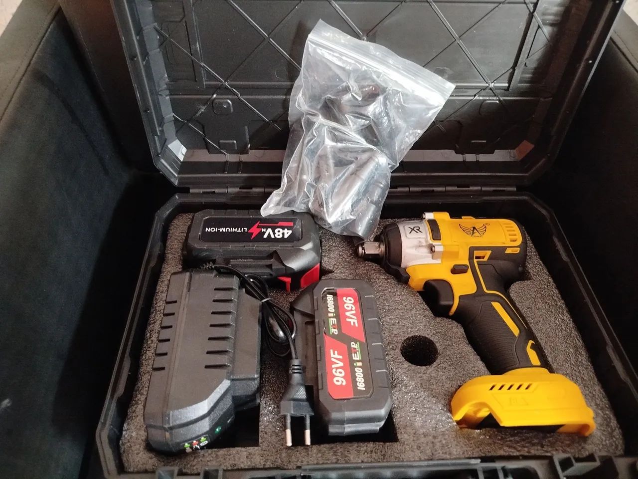 Parafusadeira de Impacto a Bateria XR 96 VF