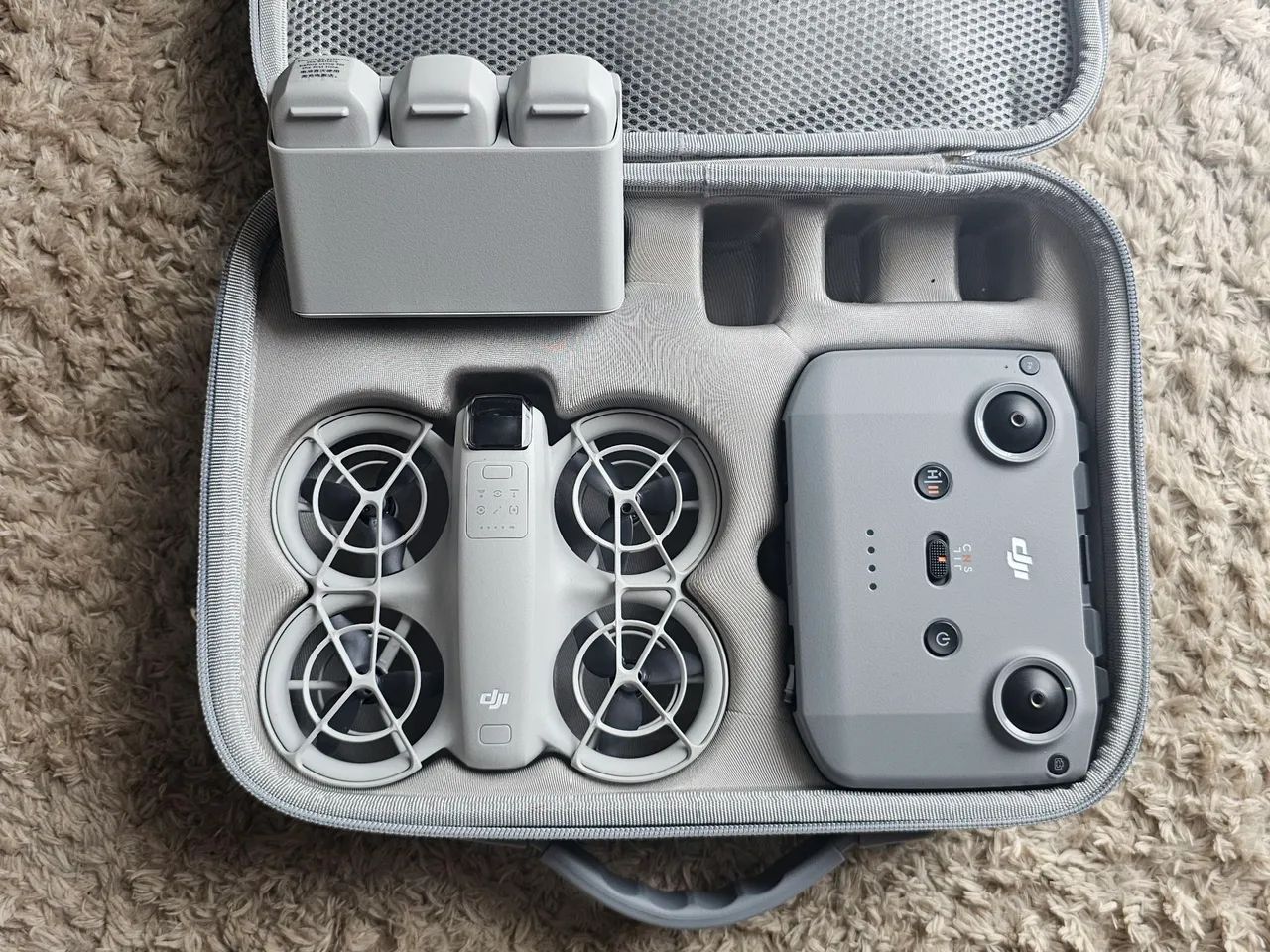 Drone DJI NEO Combo Fly more
