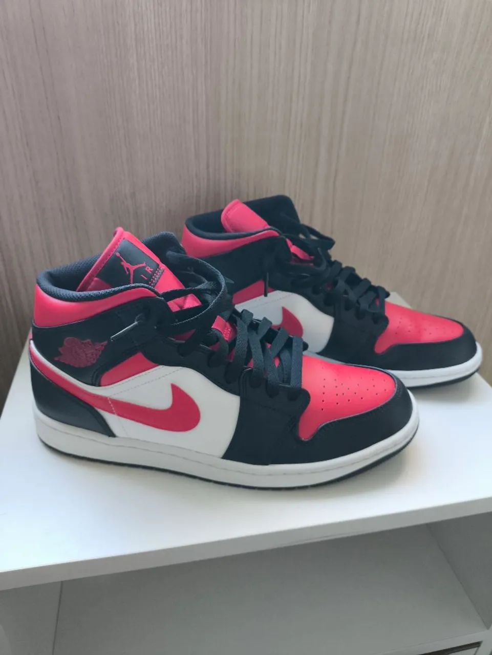 Tênis Air Jordan 1 Mid "bred" tamanho 43