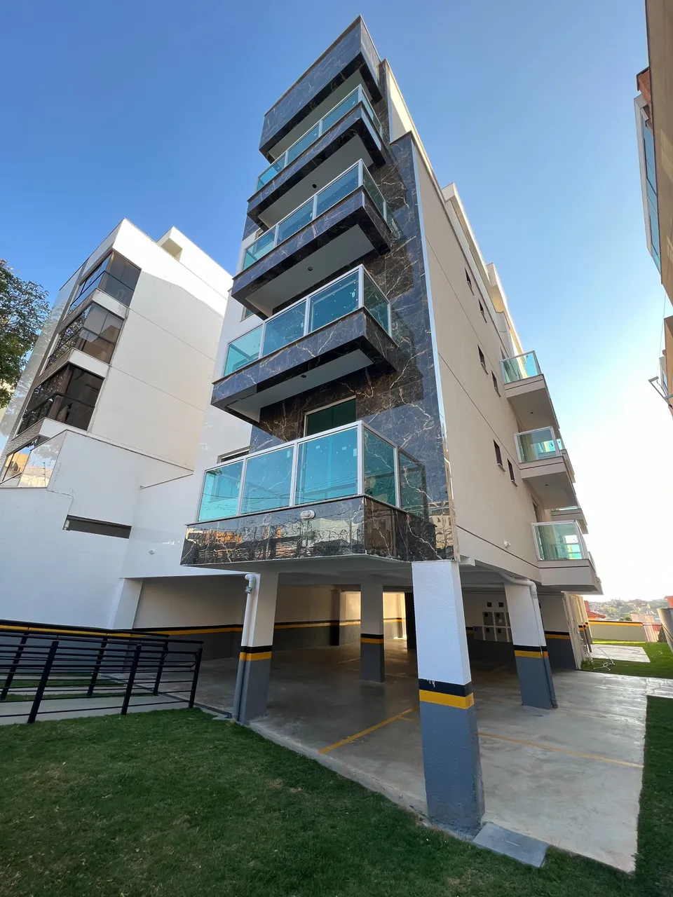 Cobertura com 5 Quartos e 2 banheiros à Venda, 160 m² por R$ 749.900