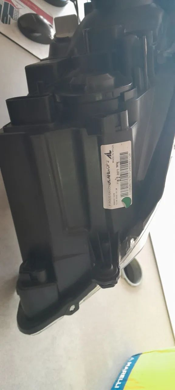 Farol semi novo Polo sedan  - Foto 3