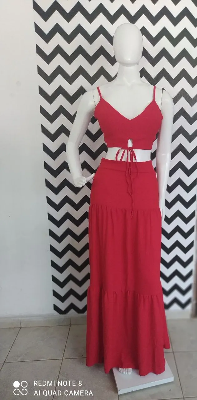 Conjunto Saia Longa e Cropped Vermelho