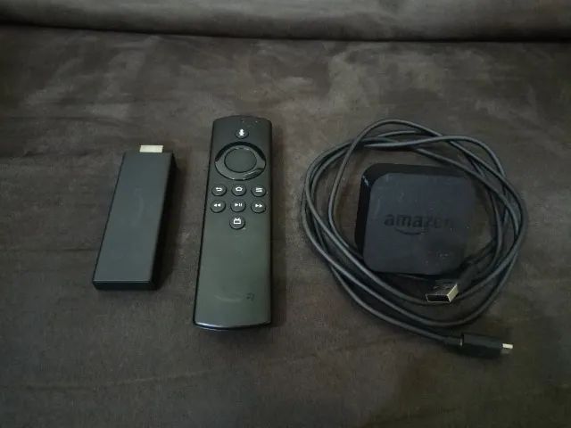 Amazon Fire TV Stick Lite completo com Controle Remoto