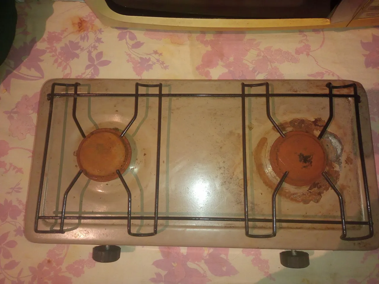 Vende se um fogão de duas bocas