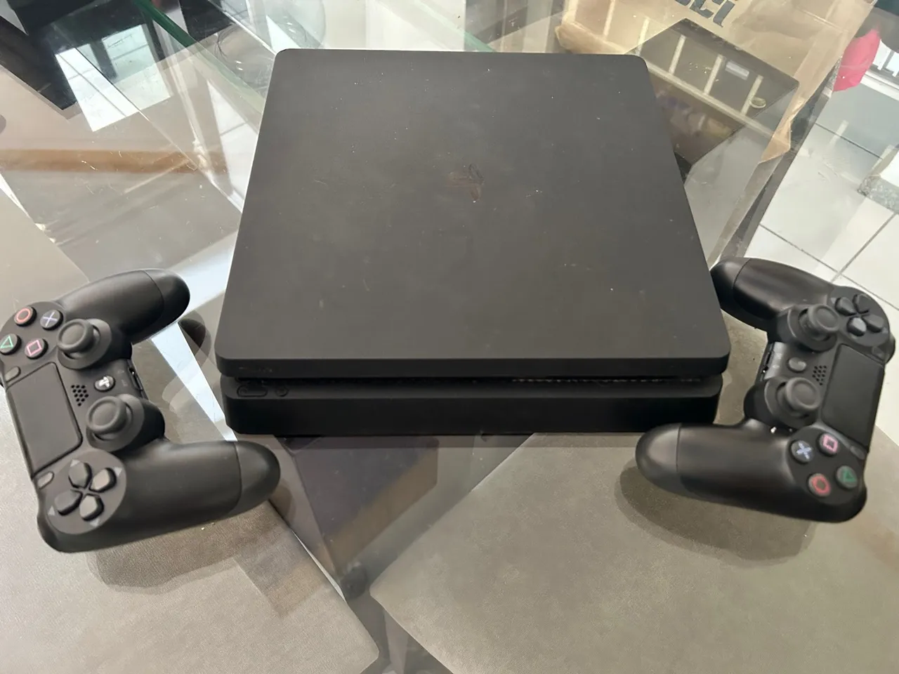 PS4 SLIM 1TB