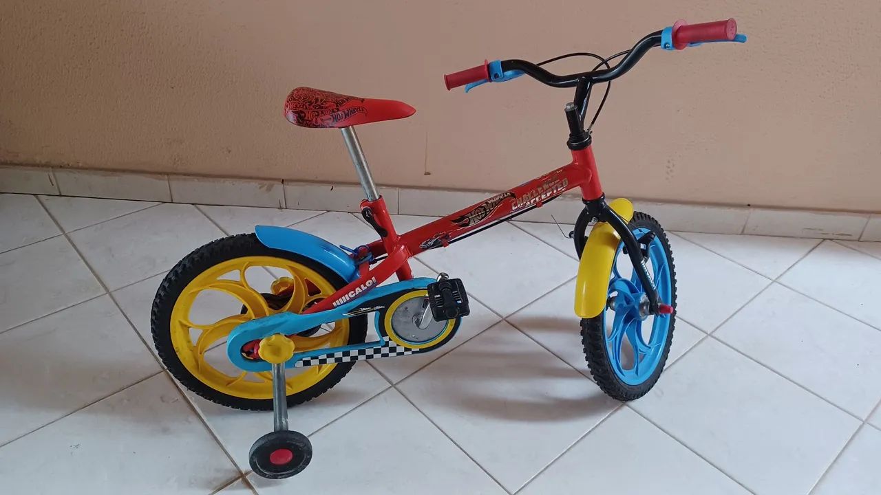 Bicicleta infantil Hot Wheels - 16 polegadas