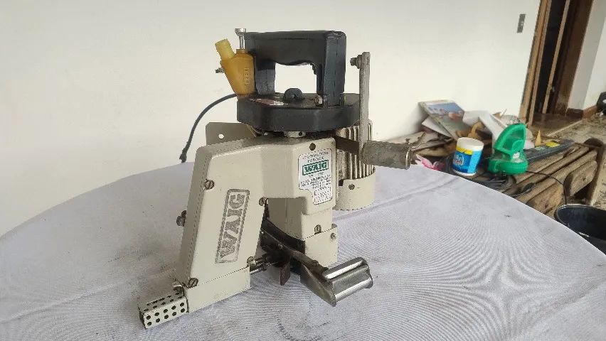Costuradora Portátil para sacarias marca WAIG modelo WP 2003